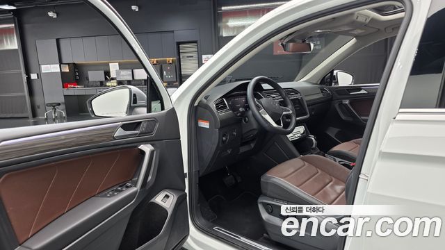 Volkswagen Tiguan 2023 — photo 10