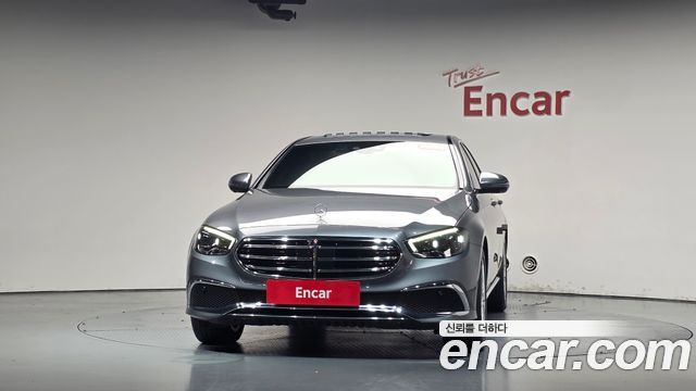 Mercedes-Benz E-Class 2022 — photo 3
