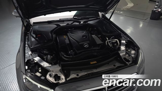 Mercedes-Benz E-Class 2022 — photo 6