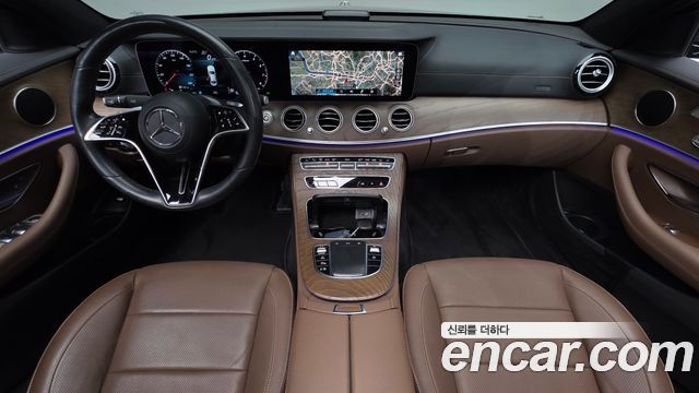 Mercedes-Benz E-Class 2022 — photo 10