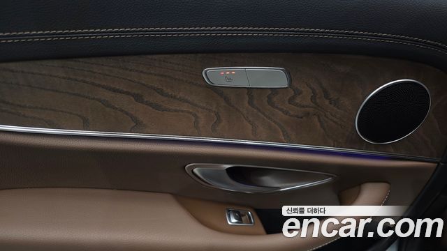 Mercedes-Benz E-Class 2022 — photo 25