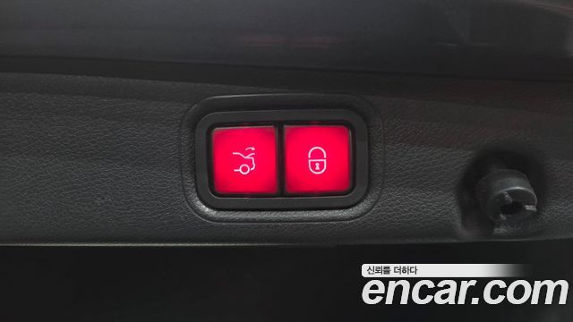 Mercedes-Benz E-Class 2022 — photo 26