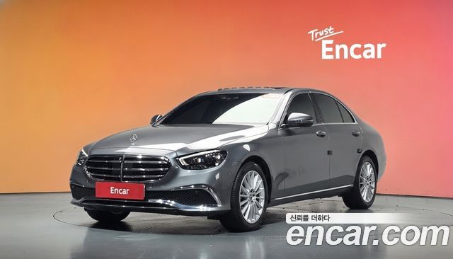 Mercedes-Benz E-Class 2022 — photo 1