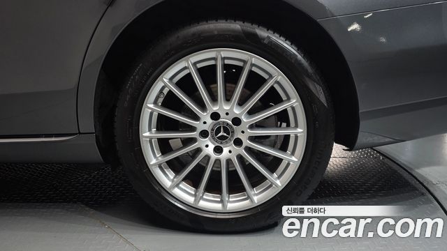 Mercedes-Benz E-Class 2022 — photo 7