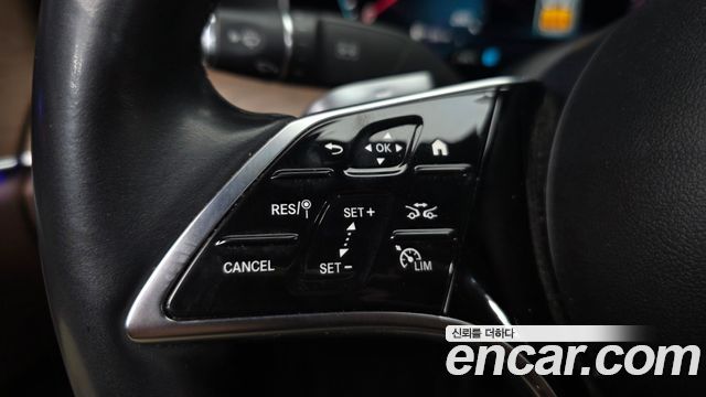 Mercedes-Benz E-Class 2022 — photo 30