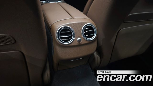 Mercedes-Benz E-Class 2022 — photo 36