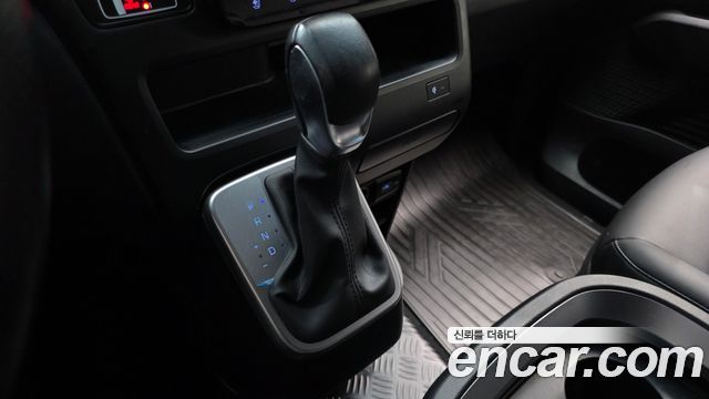 Hyundai Staria 2024 — photo 12