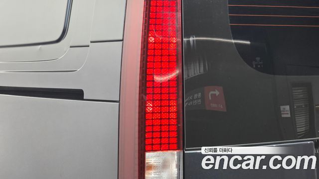 Hyundai Staria 2024 — photo 9