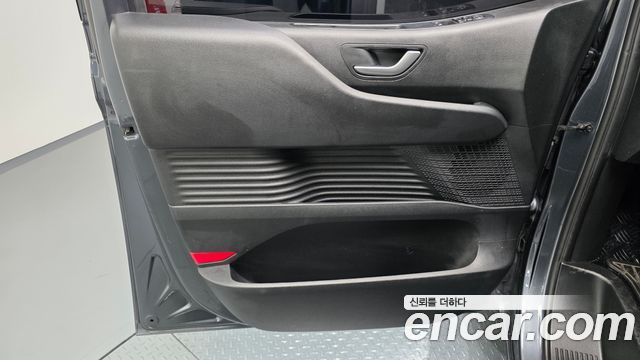 Hyundai Staria 2024 — photo 14