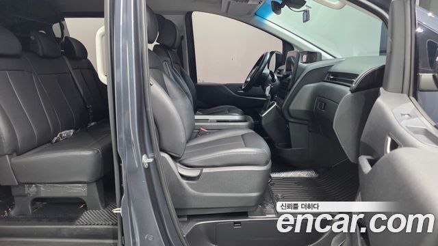 Hyundai Staria 2024 — photo 16