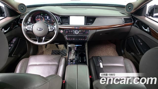Kia K7 2016 — photo 10