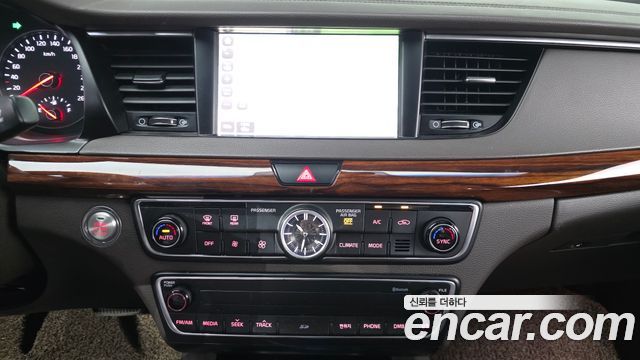 Kia K7 2016 — photo 19