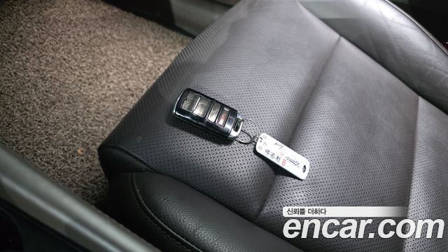 Kia K7 2016 — photo 25