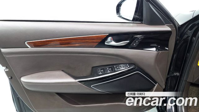 Kia K7 2016 — photo 14