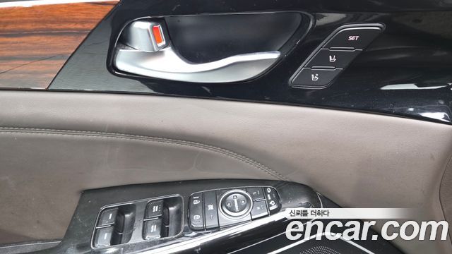 Kia K7 2016 — photo 30