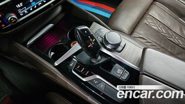 BMW 5-Series 2017 — photo 9