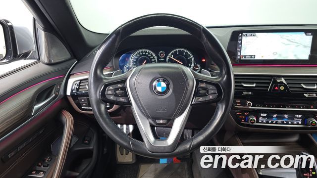 BMW 5-Series 2017 — photo 14