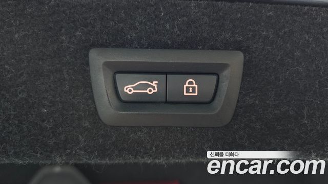 BMW 5-Series 2017 — photo 20
