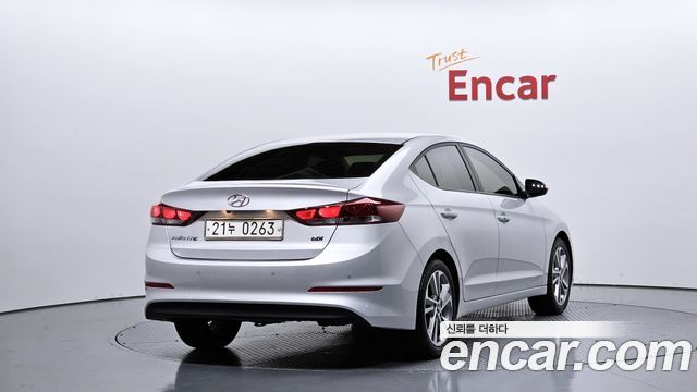 Hyundai AVANTE 2017 — photo 2