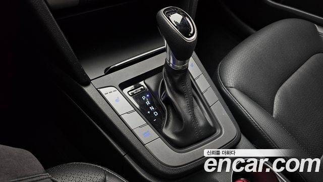 Hyundai AVANTE 2017 — photo 9