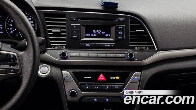Hyundai AVANTE 2017 — photo 14
