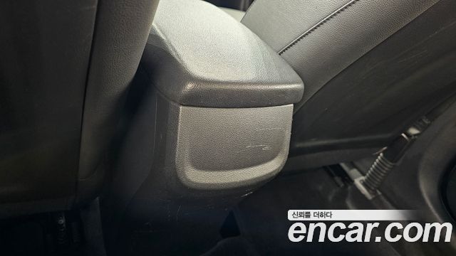 Hyundai AVANTE 2017 — photo 19