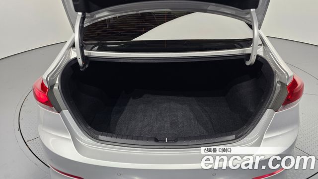 Hyundai AVANTE 2017 — photo 20