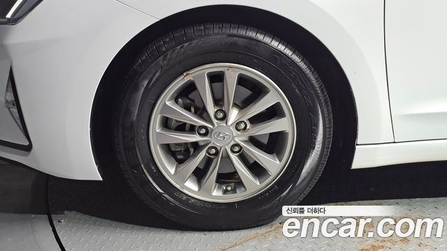 Hyundai AVANTE 2020 — photo 5
