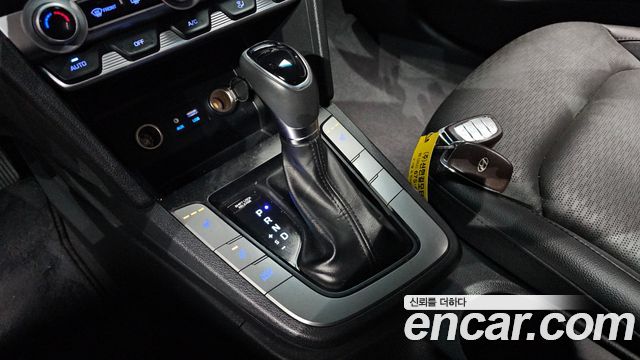 Hyundai AVANTE 2020 — photo 12