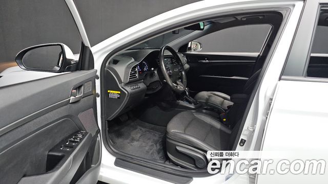 Hyundai AVANTE 2020 — photo 13
