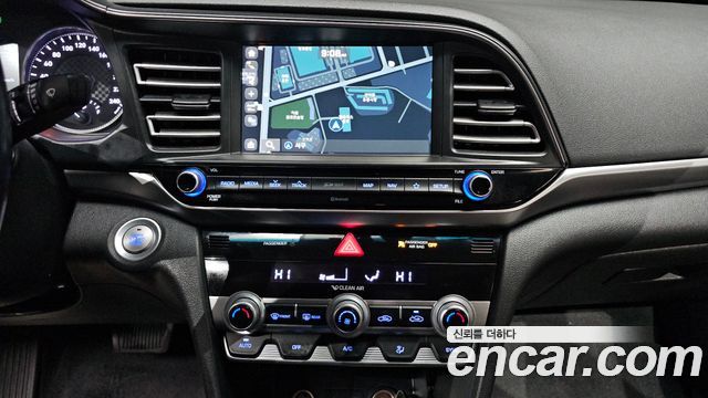 Hyundai AVANTE 2020 — photo 19
