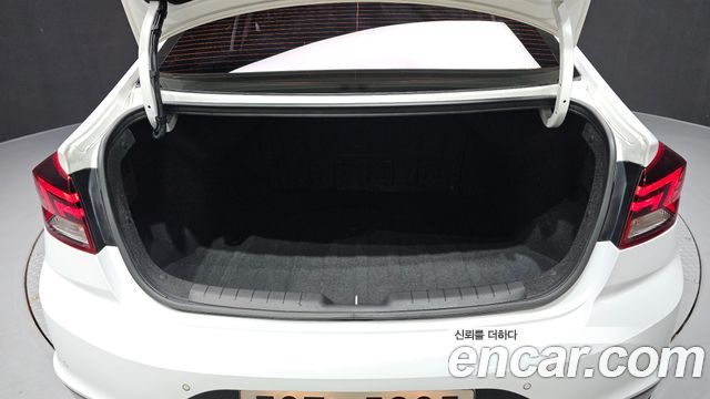 Hyundai AVANTE 2020 — photo 23