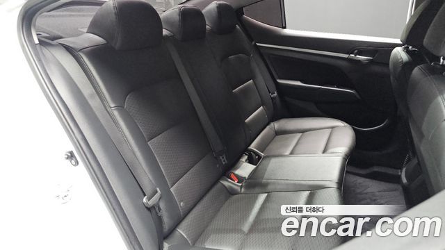 Hyundai AVANTE 2020 — photo 24