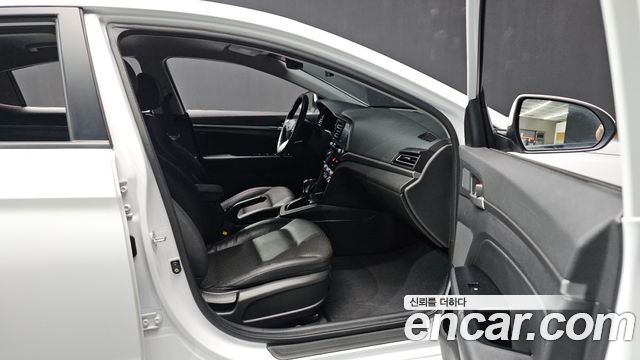 Hyundai AVANTE 2020 — photo 25