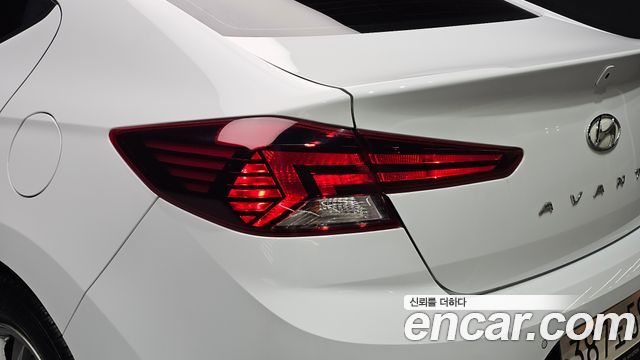 Hyundai AVANTE 2020 — photo 9