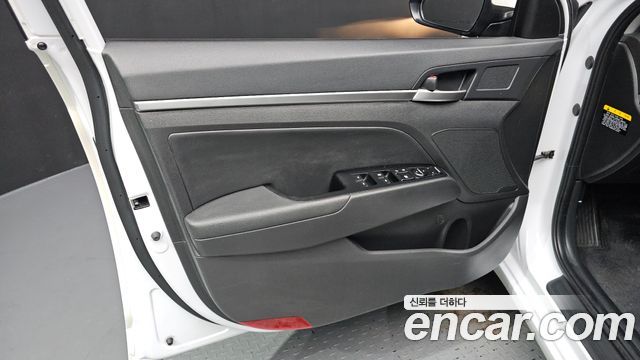 Hyundai AVANTE 2020 — photo 14