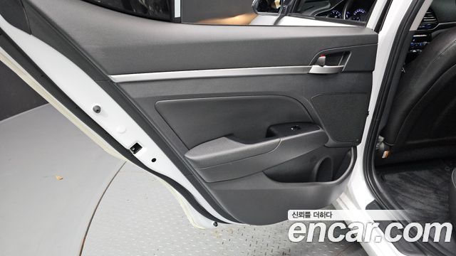 Hyundai AVANTE 2020 — photo 15