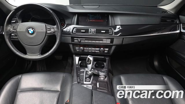 BMW 5-Series 2015 — photo 10