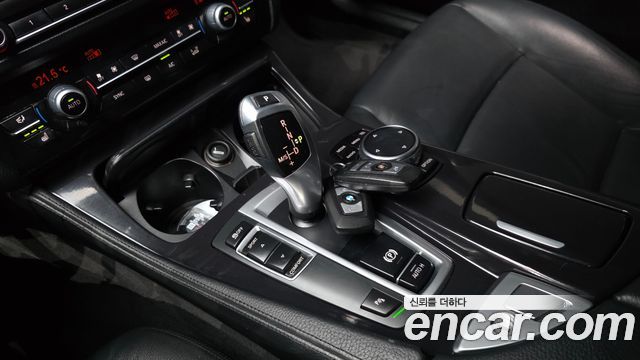 BMW 5-Series 2015 — photo 12