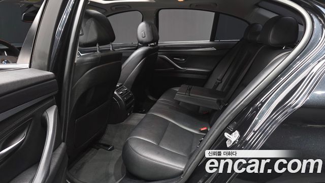 BMW 5-Series 2015 — photo 17