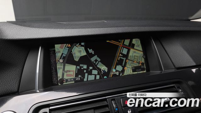 BMW 5-Series 2015 — photo 21