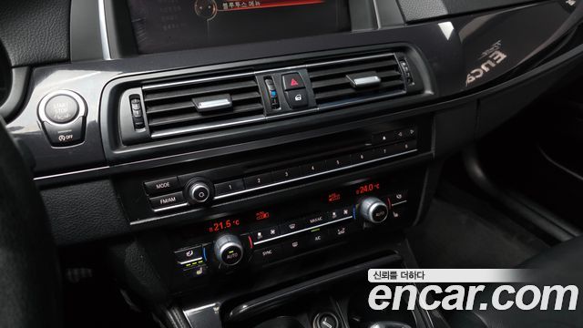 BMW 5-Series 2015 — photo 23