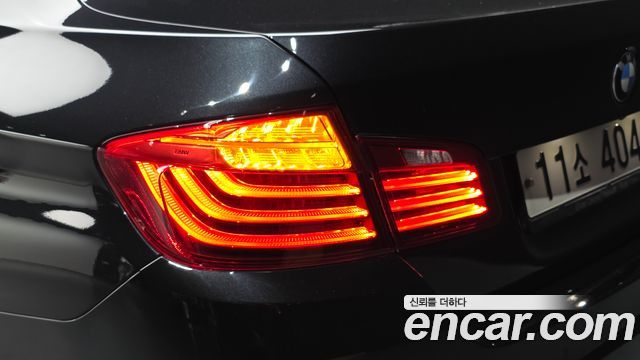 BMW 5-Series 2015 — photo 9
