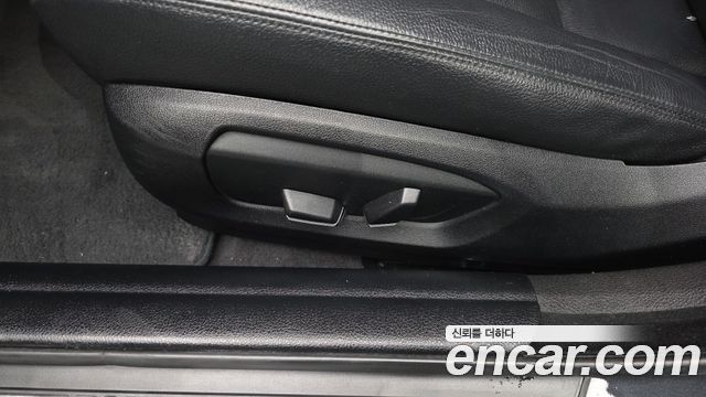 BMW 5-Series 2015 — photo 29