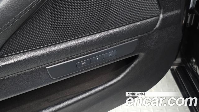 BMW 5-Series 2015 — photo 30