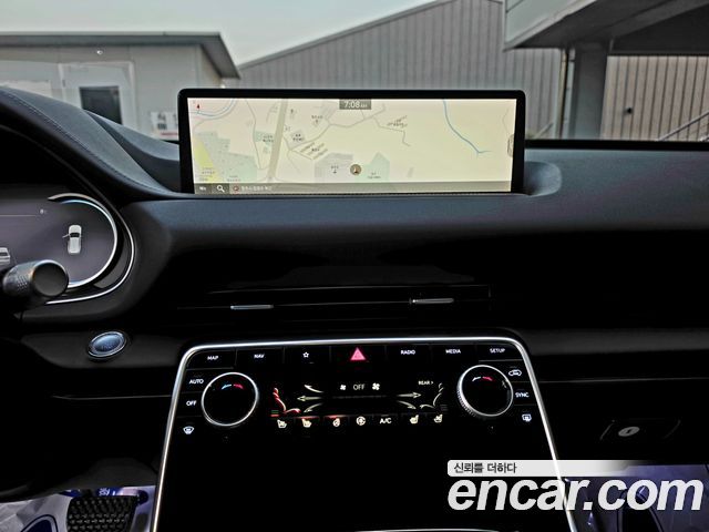 Genesis GV80 2020 — photo 15