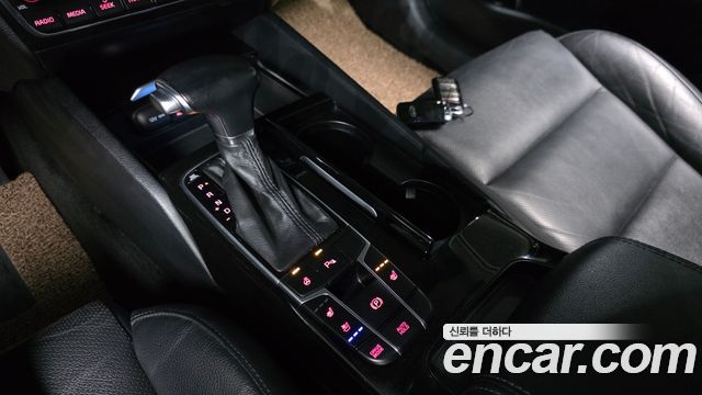 Kia K7 2017 — photo 12