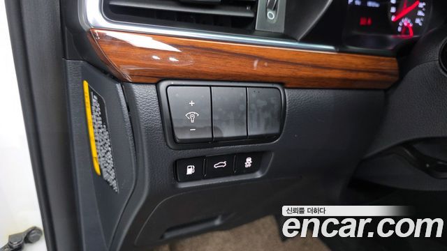 Kia K7 2017 — photo 18