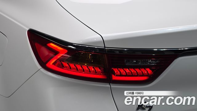 Kia K7 2017 — photo 9
