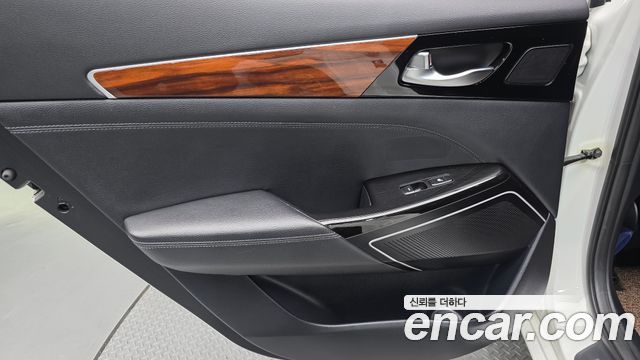 Kia K7 2017 — photo 15